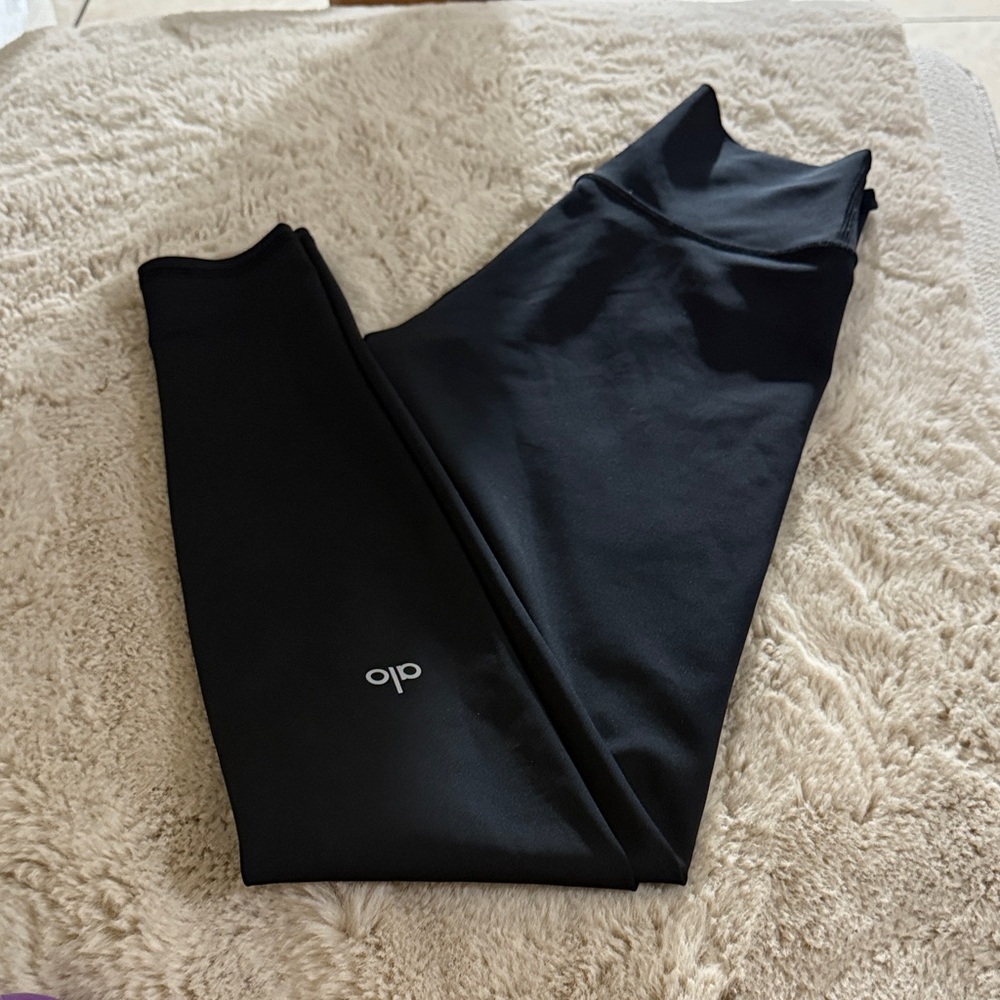 ALO Yoga Airlift   full length Black Leggings